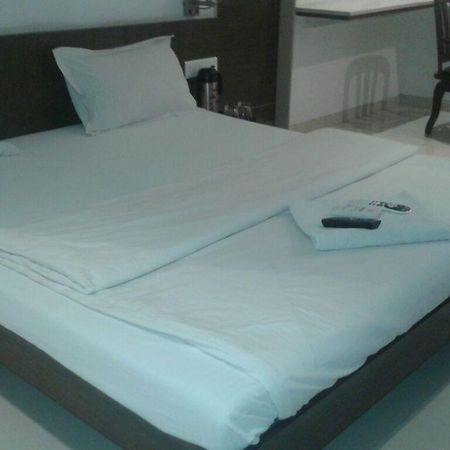 Sai Saya-Nashik Road Hotel Eksteriør billede